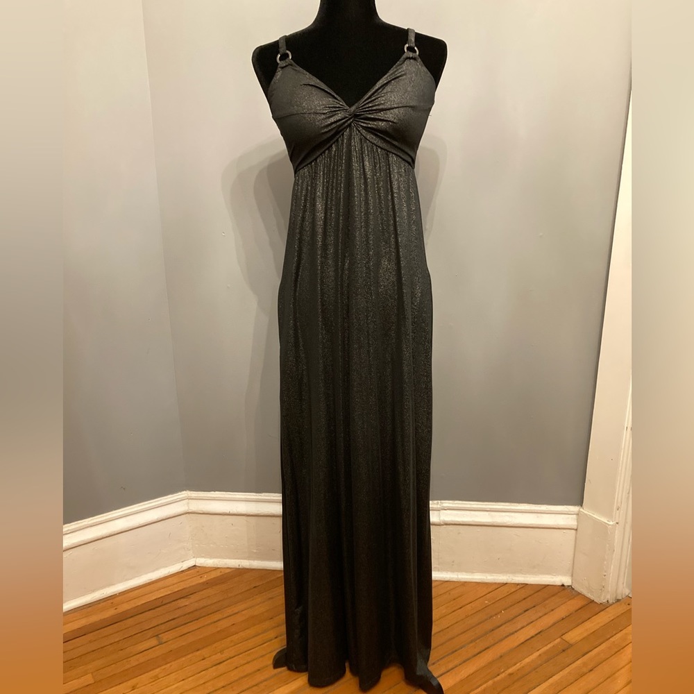 Never Worn SIMON CHANG Long Evening Gown, size S